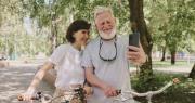 Experiencias silver: las marcas buscan ganarse a los mayores de 60 años con propuestas personalizadas