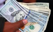 A cuánto cotizan el dólar oficial y el blue este martes tras la fuerte suba de ayer