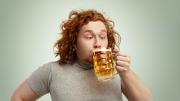 Es posible beber cerveza y no engordar: endocrino comparte un truco para lograrlo
