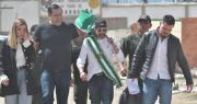 “Hoy empezamos a trabajar”: Camacho llegó a Santa Cruz y anuncia la posesión de su gabinete el lunes