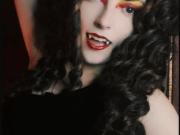 Se identifica como vampira y se alimenta de las energías de otras personas: el extraño caso de Hellen Schweizer