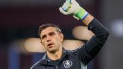 Bombazo: Manchester United aceleró por Dibu Martínez