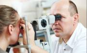 Revelan sobreprecios en la compra de anteojos