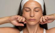 Ni yoga ni gimnasia facial: así es la técnica japonesa que rejuvenece el rostro con la postura