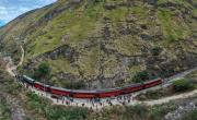 Vuelve una histórica ruta ferroviaria con paisajes espectaculares que atraviesa las motañas