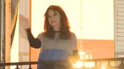 Cristina Kirchner reapareció en su balcón y recibió el apoyo de la militancia por el intento de magnicidio