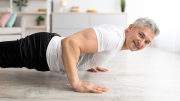 Adiós a la grasa abdominal: los mejores ejercicios para reducirla después de los 50 años y mejorar la salud