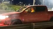 Impresionante persecución, tiroteo y choque en la Autopista Cámpora: una camioneta quedó hecha un colador