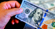 Volantazo del Gobierno: comunicó que intervendrá directamente en el precio del dólar
