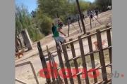 Feroz pelea entre vecinos en La Banda: un video captó el tenso momento