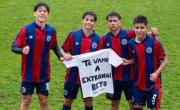 La emotiva arenga de las inferiores de San Lorenzo para recordar a Valentino Guzmán