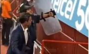 Gago se fue abucheado y agredido tras una nueva derrota en México