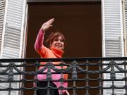Qué quilombo se te armó… y no te lo digo por la coima de tu hermana: Cristina Kirchner criticó a Javier Milei por intervenir en el mercado cambiario