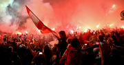 El video viral de Estudiantes, con un tango de Astor Piazzolla que motiva a los hinchas con momentos épicos
