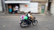 Advierten que menores de 10 años no pueden ir en moto: Quienes incumplan la norma serán procesados legalmente
