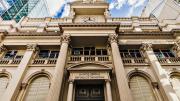 El Gobierno nacional culpó a un banco chino por la suba del dólar y defendió la intervención oficial
