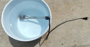 Un adolescente calentaba agua para bañarse y murió por una descarga eléctrica