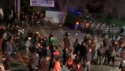 Incidentes antes y después del acto de Milei en Moreno: corridas, piedrazos, trompadas y detenidos