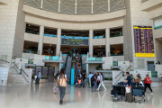 Trabajadores de aeropuertos en Portugal inician huelga intermitente por mejoras salariales