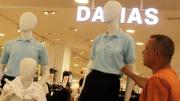 Ya preparan el uniforme escolar en Caracas: conozca variedad y precios en tiendas