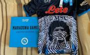 Giorgio Armani, Maradona y un homenaje único: de su final en Gimnasia a ser la huella del Nápoli