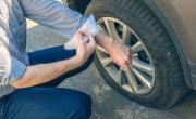 “Maestro, se te mueve la rueda”: la escena de película que le armaron a un automovilista en La Plata para robarle