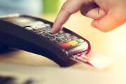 Caen las compras con tarjeta de crédito en medio de la suba de tasas y la presión cambiaria