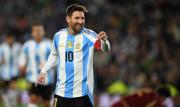 Argentina goleó a Venezuela con show de Lionel Messi en su último partido en el país