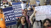 El futuro de miles en el aire: este condado de California retrasa la ayuda para alquileres de viviendas