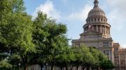 El Senado de Texas aprobó una ley para limitar el acceso a píldoras abortivas 