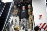 Abogado Frank Campero llegó a la Felcc para notificar a Murillo con el proceso de difamación calumnias e injurias; pide 1 millón de dólares