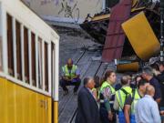 Accidente con al menos 16 muertos: cómo funciona el famoso funicular turístico de Lisboa y dónde se estrelló