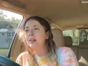 Se filmó cantando mientras conducía y sufrió un impactante accidente: El auto patinó y terminó volcando