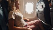 Cuál es el mejor horario y asiento para evitar las turbulencias en el avión