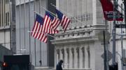 Estos grandes bancos de Estados Unidos eliminan servicios clave y cobran más a sus clientes: los detalles
