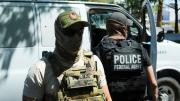 Redada sorpresa de ICE en una planta automotriz dejó más de 470 migrantes detenidos