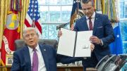 Trump amenaza con derribar aviones de guerra venezolanos