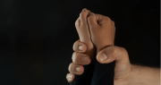 Un changarín violaba a su hermana y a su primo: les daba la computadora para que no hablen