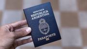Falla de seguridad en miles de pasaportes argentinos: el Gobierno pide la devolución y crece la polémica