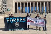 En fotos: hinchas ferroviarios en el Monumento a la Bandera (Rosario)