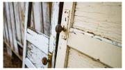 Reciclaje en casa: cómo convertir puertas y ventanas antiguas en decoración original para tu hogar