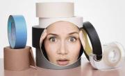Ni botox ni cremas: el truco que elimina definitivamente las arrugas con cinta adhesiva