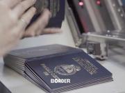 El Gobierno detectó fallas en miles de pasaportes