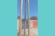 Frustran robo de farolas en el barrio Los Flores