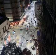 Vecinos alertaron que un grupo de ciclistas adolescentes alteran las calles del microcentro