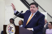 Gobernador de Illinois llama dictador a Trump por amenaza de usar tropas en Chicago