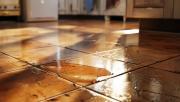 Truco de limpieza para sacar las manchas de aceite del piso