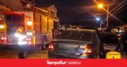 Sofocan incendio en un auto