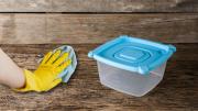 Cómo quitar la grasa y el aceite de los recipientes y envases de plástico