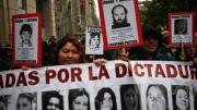 Miles marcharon en Santiago en homenaje a las víctimas de la dictadura 